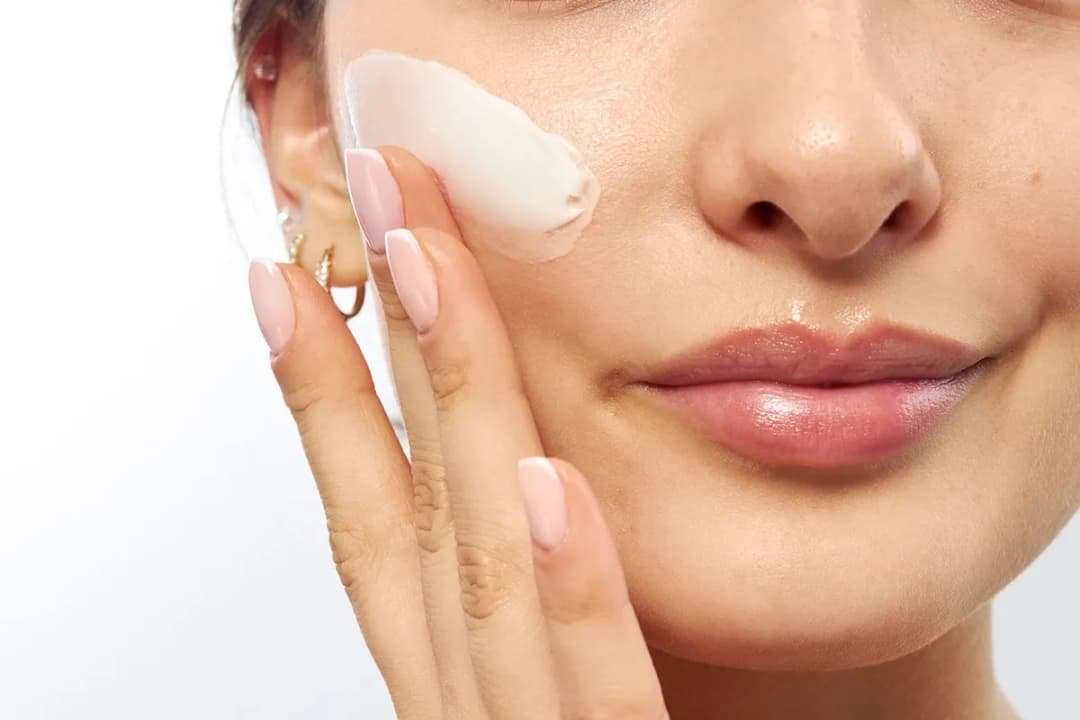 Czym się różni krem od balsamu? Odkryj, co wybrać dla swojej skóry